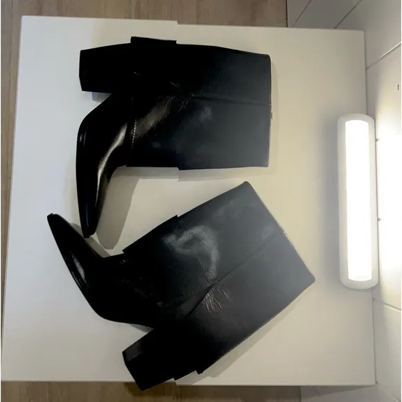 Vince Camuto NWOT Alolison Mid-Calf  heeled boots  leather size 9 Black