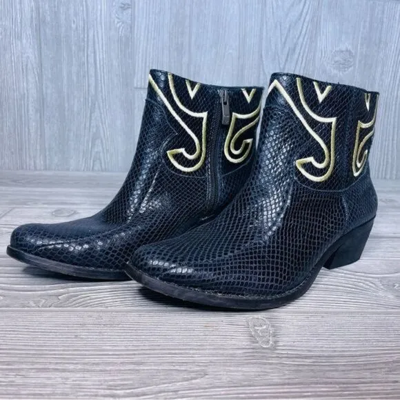 Vince Camuto Sz 8.5 Calina Black Snakeskin Leather Ankle Booties boots shoes