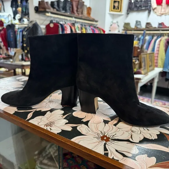 Vince Dryden Black Suede Heeled Bootie