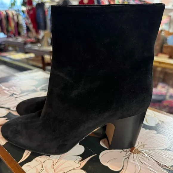 Vince Dryden Black Suede Heeled Bootie
