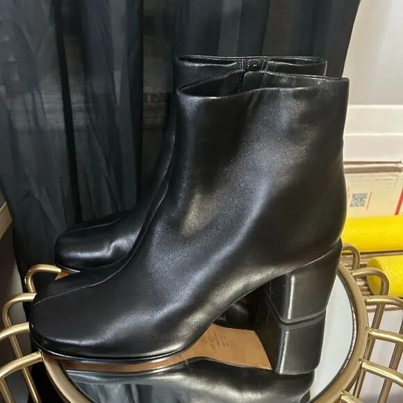 Vince Maggie Leather Boots NEW