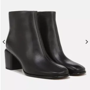 Vince Maggie Leather Boots NEW