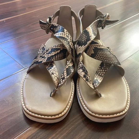 Vince Morris Snakeskin Embossed Flat Thong Sandal Brown Tan Leather Shoes Size 6