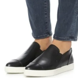 Vince Women Paeyre Leather Pointy Toe Platform Loafer slip on sneakers shoes  9M