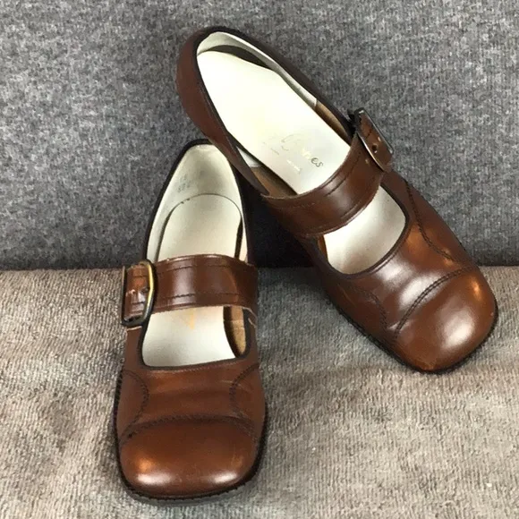 Vintage Brown Leather Mary Jane Shoes with Buckle USA Made