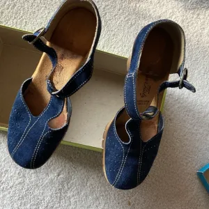 Vintage, from the 70s, shoes AS IS