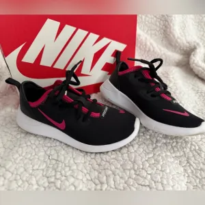 Vintage Nike Hakata Kids Black and Pink Sportswear Shoes