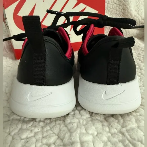 Vintage Nike Hakata Kids Black and Pink Sportswear Shoes
