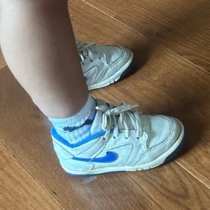 Vintage Nike kids shoes size 6
