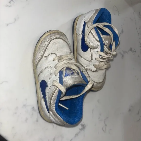 Vintage Nike kids shoes size 6