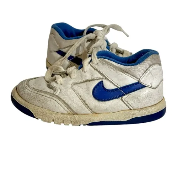 Vintage Nike kids shoes size 6