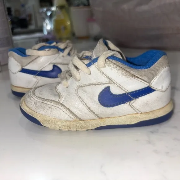 Vintage Nike kids shoes size 6