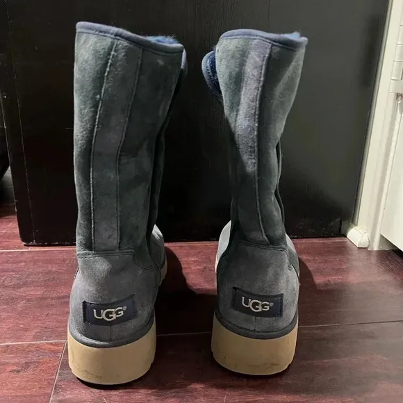 VINTAGE Womens Ugg Blue Boots Fit Like 6 Cold Weather Snow 6.5 with wedge heel
