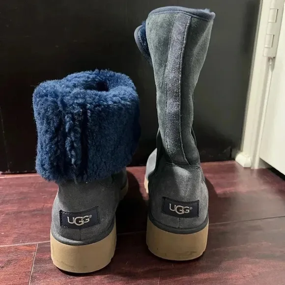 VINTAGE Womens Ugg Blue Boots Fit Like 6 Cold Weather Snow 6.5 with wedge heel