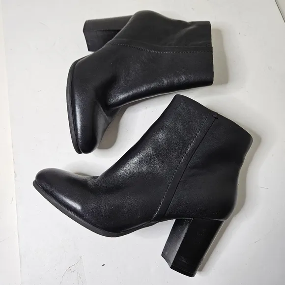 Vionic Kennedy Ankle Heel Boots Black Leather Side Zipper Women's 10 Wide