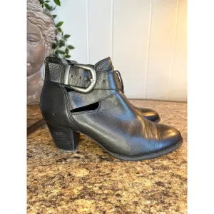 Vionic Rory Black Waxed Leather Ankle Boots Booties 7 Cutouts Buckles Boho