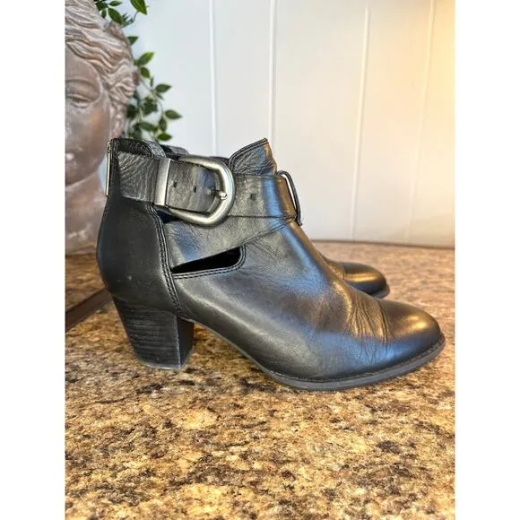 Vionic Rory Black Waxed Leather Ankle Boots Booties 7 Cutouts Buckles Boho