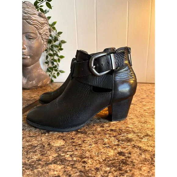 Vionic Rory Black Waxed Leather Ankle Boots Booties 7 Cutouts Buckles Boho