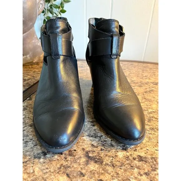 Vionic Rory Black Waxed Leather Ankle Boots Booties 7 Cutouts Buckles Boho