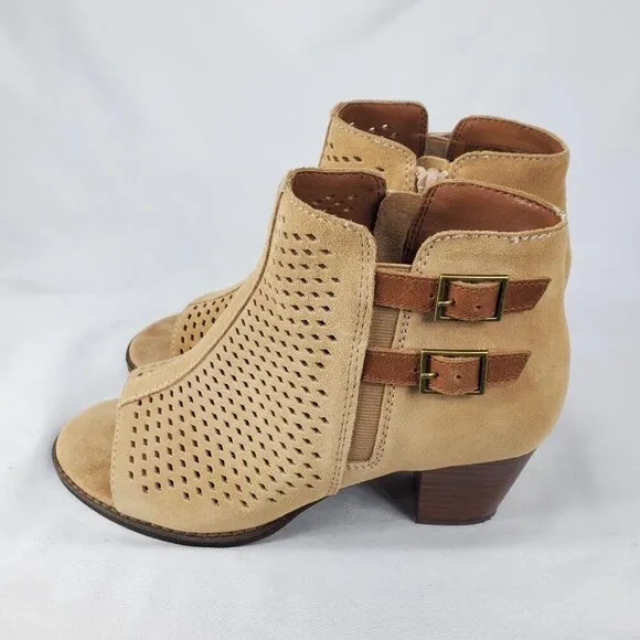 Vionic Women's Aloft Chryssa Light Sand Ankle Booties Suede Laser Cut Size 7.5