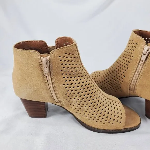 Vionic Women's Aloft Chryssa Light Sand Ankle Booties Suede Laser Cut Size 7.5