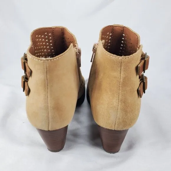 Vionic Women's Aloft Chryssa Light Sand Ankle Booties Suede Laser Cut Size 7.5