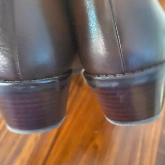 Vionic Women’s Brown Leather Ankle Boots