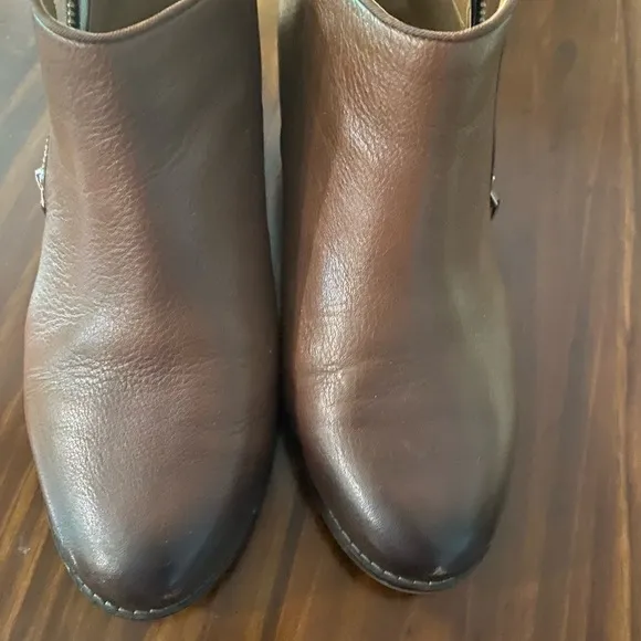 Vionic Women’s Brown Leather Ankle Boots