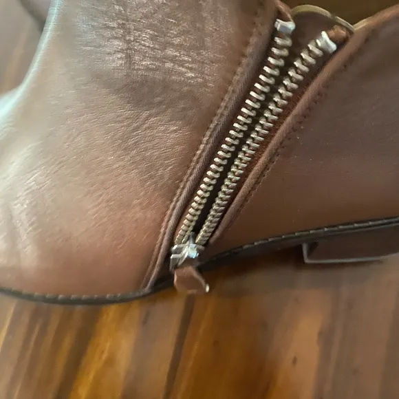 Vionic Women’s Brown Leather Ankle Boots
