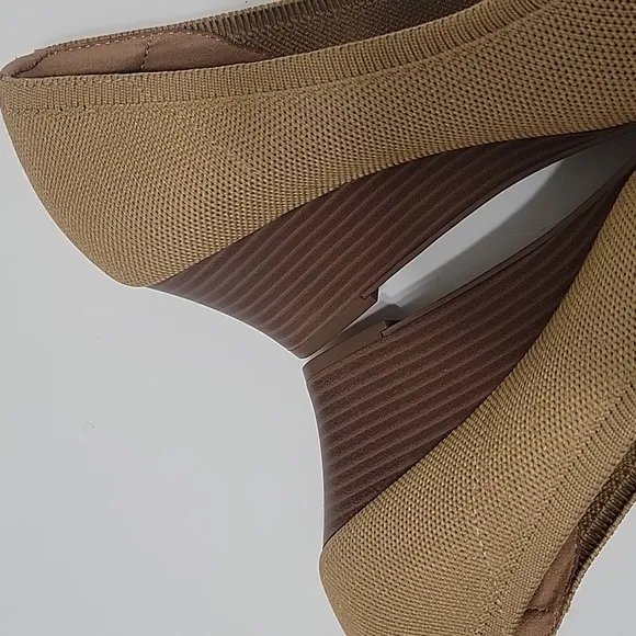 Vivaia Wedge Heel