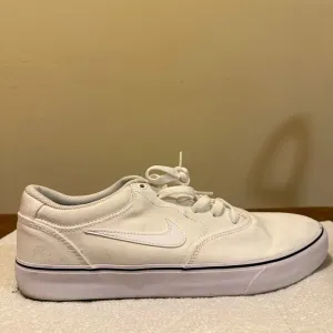 White Nike casual boat shoe size 11 men’s