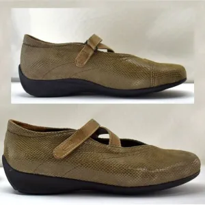 Wolky Passion Beige Snake Print Leather Mary Janes Adjustable Strap - Womens 8.5
