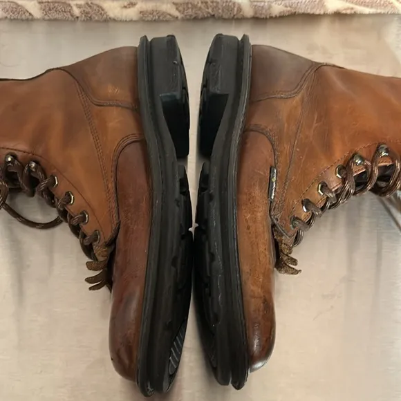 Wolverine Kiltie lace up vibram sole Leather Boots sz 10