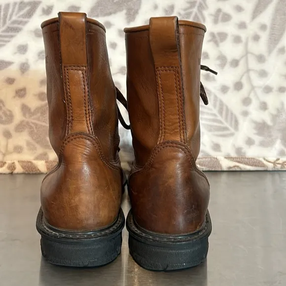 Wolverine Kiltie lace up vibram sole Leather Boots sz 10