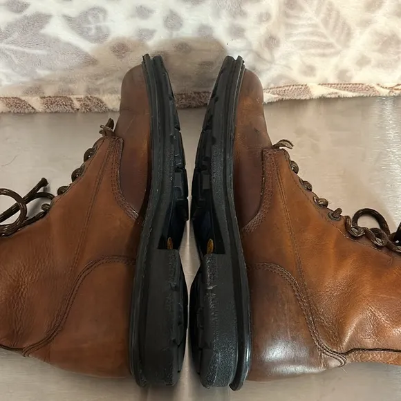Wolverine Kiltie lace up vibram sole Leather Boots sz 10
