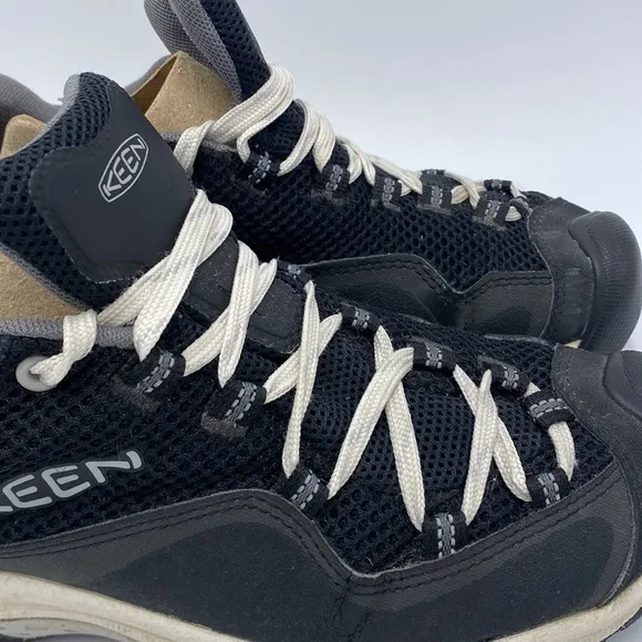 Woman’s keen hiking shoes 7.5 1025917