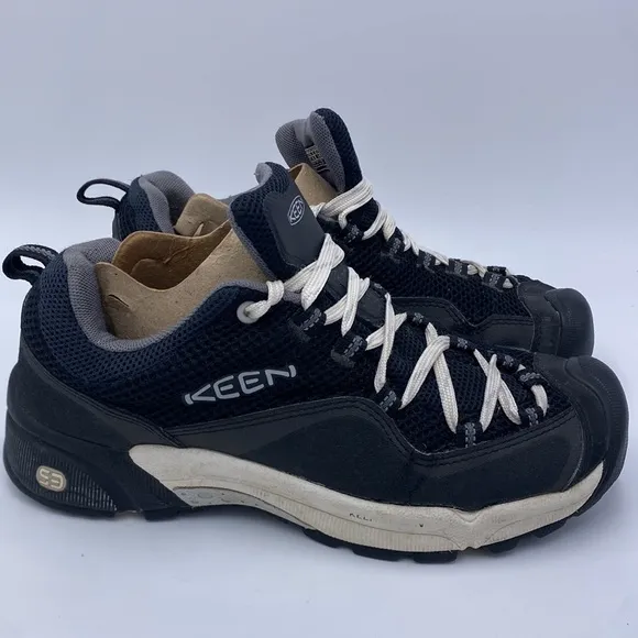 Woman’s keen hiking shoes 7.5 1025917