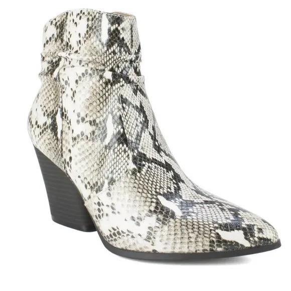 Women's Ankle Booties, Seven Dials Halsey Boots, SnakeSkin Silver, size 5.5M