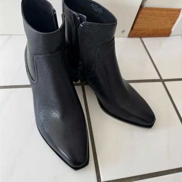 Women's Black Cole Haan Ankle Boots size 7