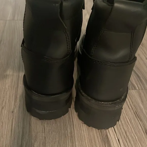 Women’s Black Leather River Road Motorcycle Boots EUC Sz 6.5 M