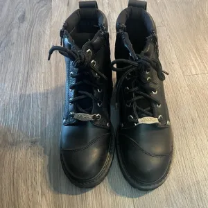 Women’s Black Leather River Road Motorcycle Boots EUC Sz 6.5 M
