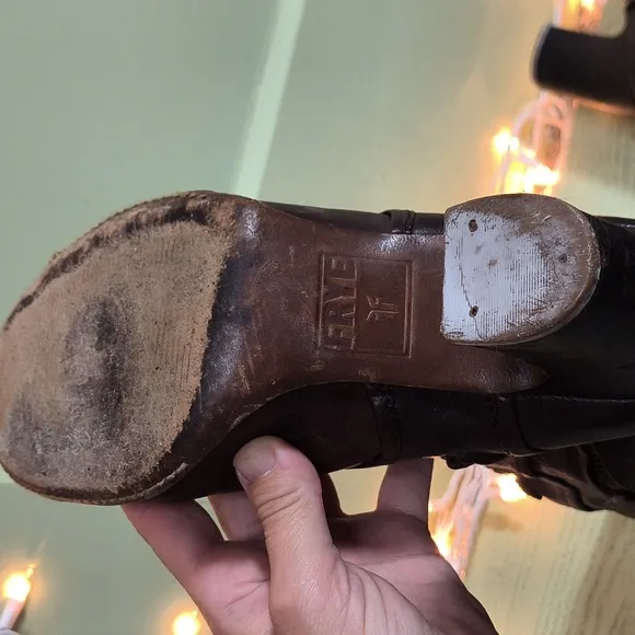 Women's FRYE Brown Leather Knee-High Gladiator Adrienne Button Stack Heel 8.5 Bo