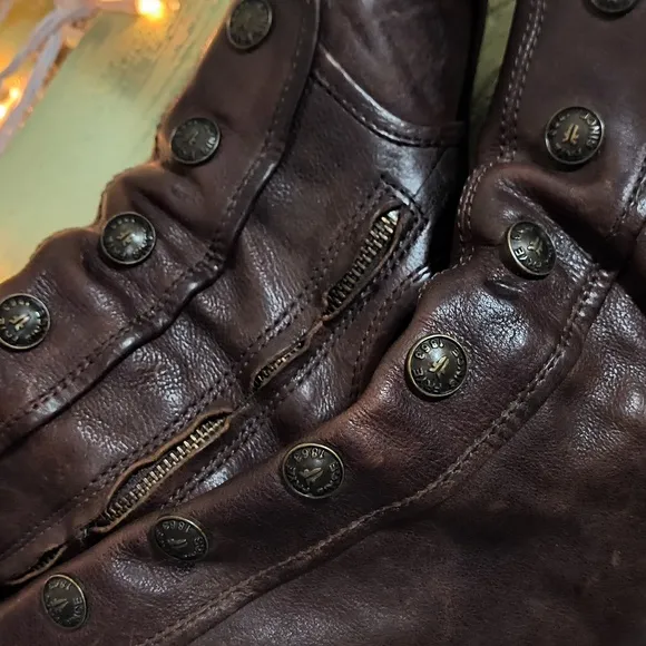 Women's FRYE Brown Leather Knee-High Gladiator Adrienne Button Stack Heel 8.5 Bo