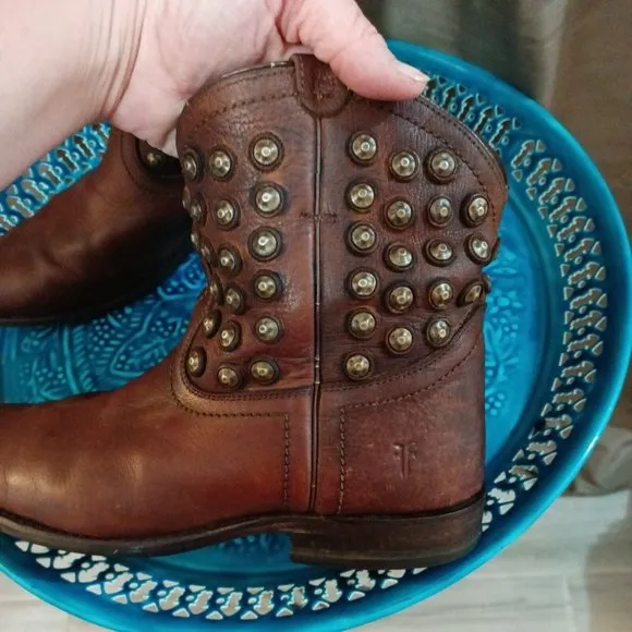 Women's Frye Wyatt Disc Studded Brown Western Ankle Booties Boots Size 8B