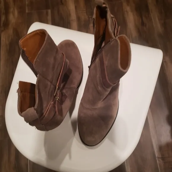 Women's Ivanka Trump Ankle Boots Booties Shoes
