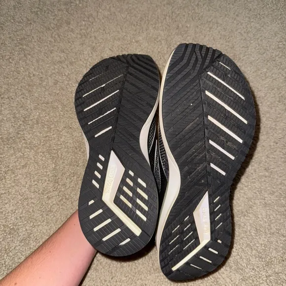Women's Levitate StealthFit 5