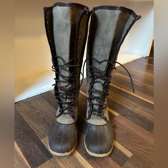 Women's LL Bean Signature Waxed-Canvas Tall Maine Hunting Shoe 16”, Size 7m