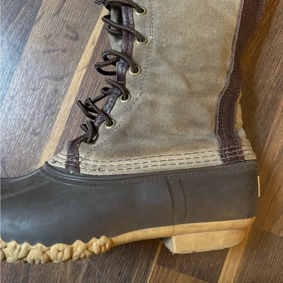 Women's LL Bean Signature Waxed-Canvas Tall Maine Hunting Shoe 16”, Size 7m