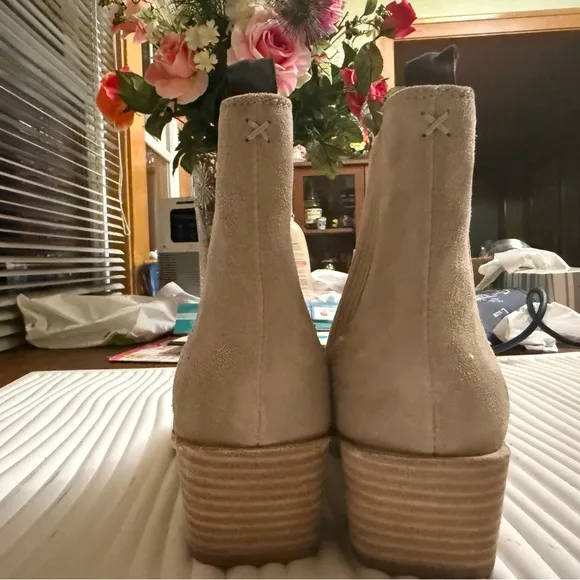 Women's Tan Ankle Boots