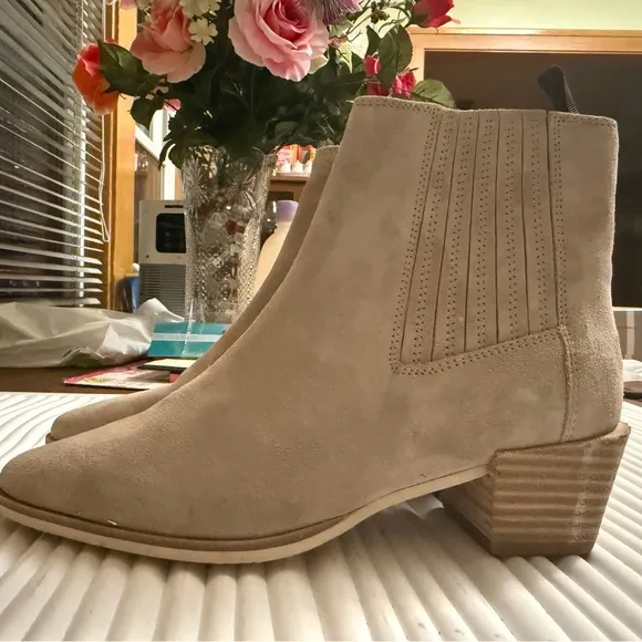 Women's Tan Ankle Boots